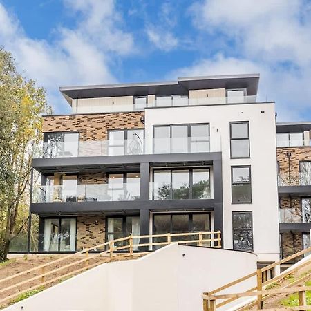 Villa Aurora South Poole Exterior foto